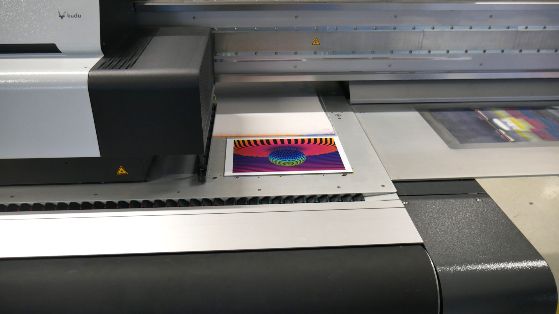 siebdruck digitaldruck lohndruck werbetechnik bei ort kolb kg ihre druckerei an ihrer seite 3d moderne grafik auf dibond 03 siebdruck digitaldruck lohndruck werbetechnik bei ort kolb kg ihre druckerei an ihrer seite 3d moderne grafik auf dibond 03