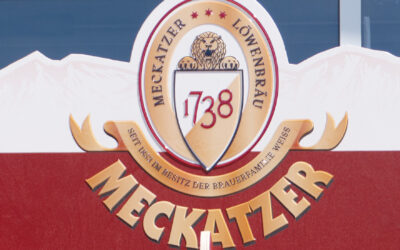 Getränkeständer aus Holz, gedruckt und gefräst